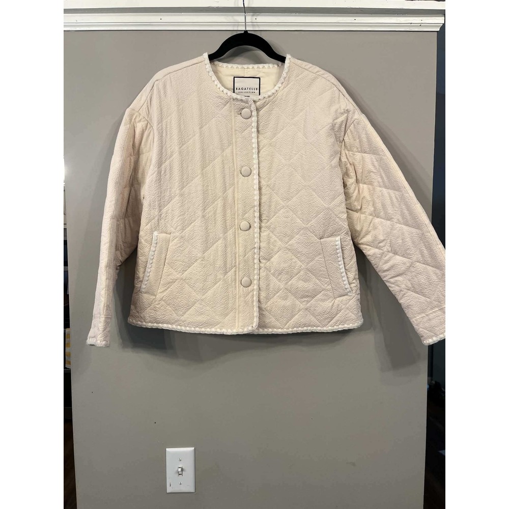 Bagatelle Collection Cream Quilted Jacket Crochet Trim Boxy Button Front Medium